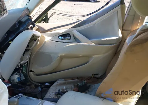 2010 Toyota Camry Le z USA, uszkodzony, nr VIN 4T4BF3EK1AR003777